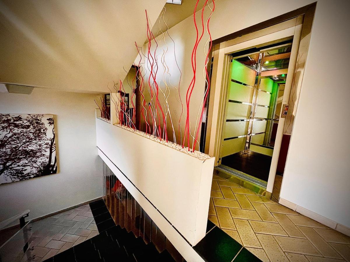 Hotel Le Ceramiche Montalto Uffugo Exterior photo